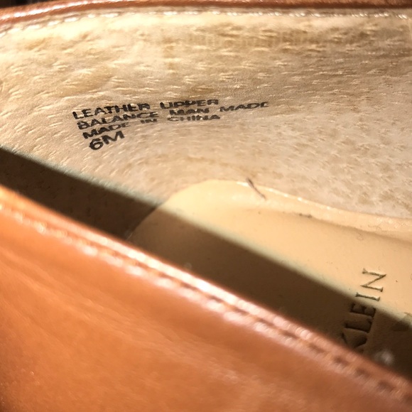 Anne Klein 2 Caramel/ Tan Leather Signature Loafer - Picture 5 of 5